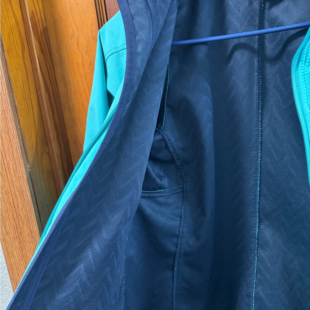 Ariat Turquoise/Navy Softshell Jacket - image 4
